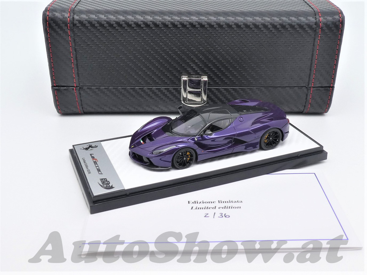 Ferrari LaFerrari, tailor made version, original car in HongKong, violet metallic – in BIG carbonium design box