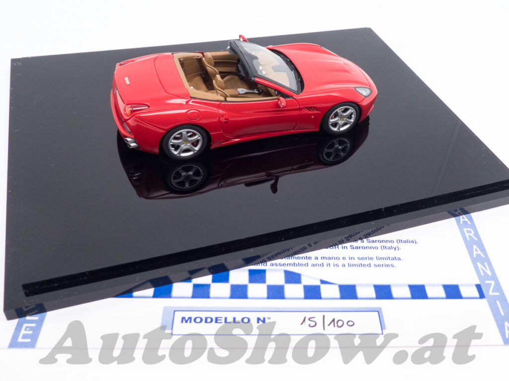 Ferrari California on BIG BASE with DeLuxe Packaging, rot / red – autoshow