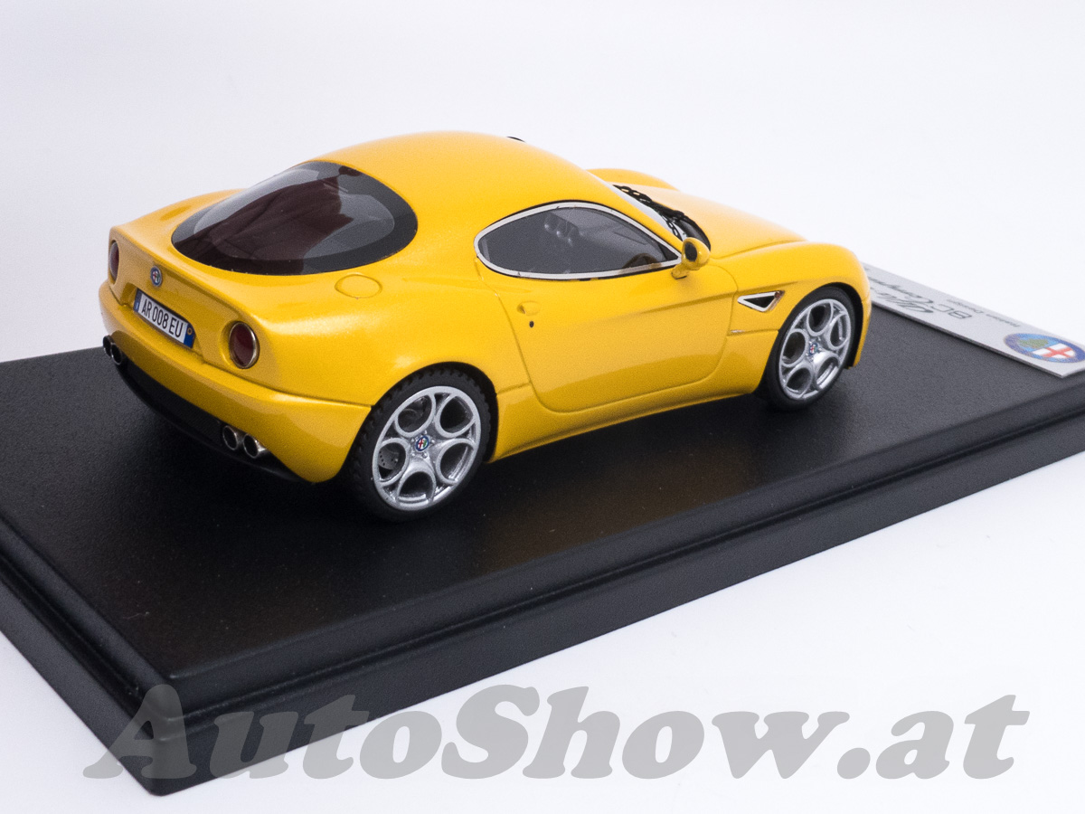 Alfa Romeo 8C Competizione Coupé, ORIGINALFARBE Salon IAA Frankfurt 2007, gelb / ORIGINAL color IAA Show 2007, yellow