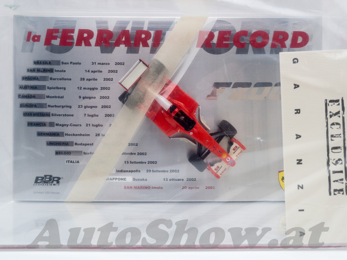 Set „La Ferrari dei Record – 15 Victories Record“ Ferrari F2002, Michael Schumacher,# 1 – on big ALUMINIUM BASE
