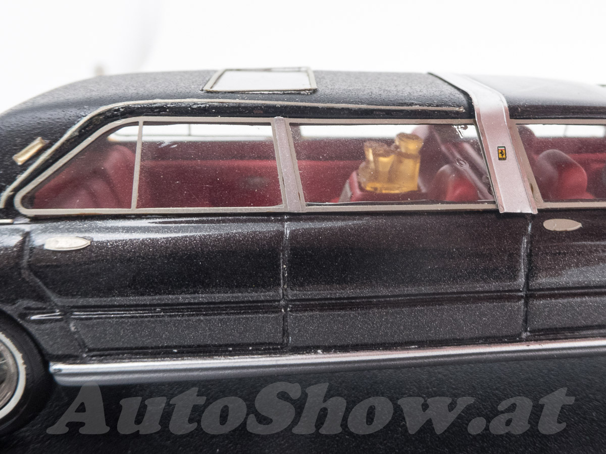 Ferrari 400i long stretched limousine, coachbuilt by Mardikian, USA, mit Champagnergläsern im Wagen, antrazith metallic – Vinyldach