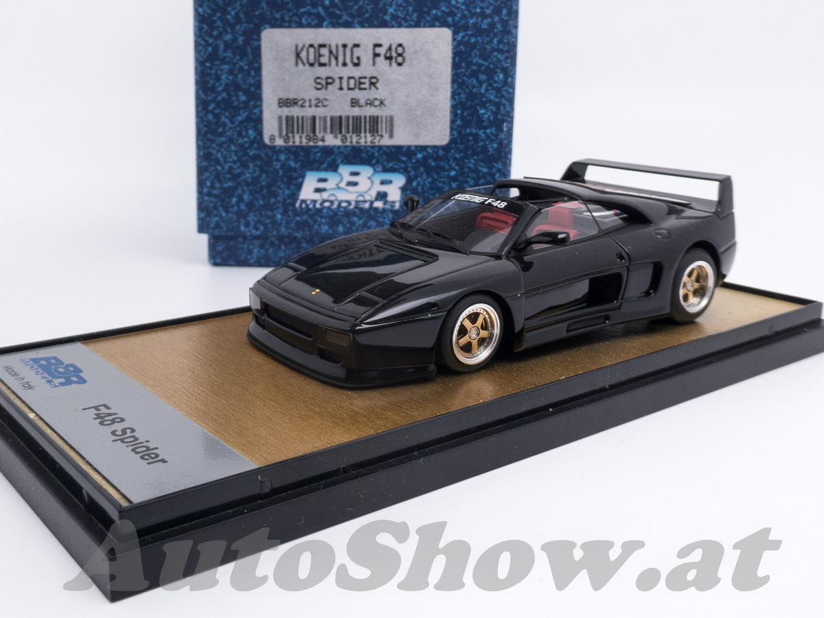 Ferrari F48 Spider „Koenig“, schwarz mit roten Sitzen auf goldenem Sockel